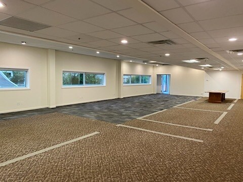 More Photos Of 227 Main St, Burlington General Retail For Lease