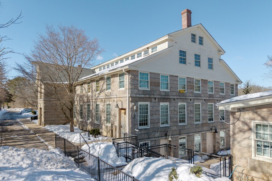 Primary Photo Of 332 Canonchet Rd, Rockville Apartments For Sale