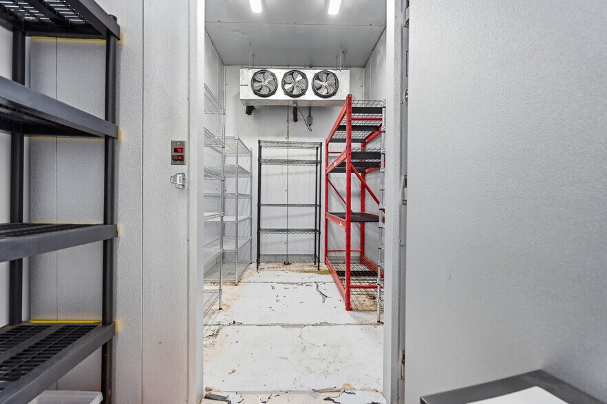 More Photos Of 22900 W Skelly Rd, Haskell Light Manufacturing For Sale