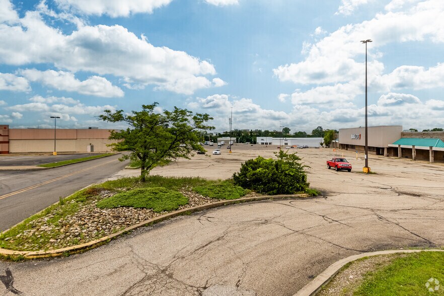 More Photos Of 7005 Clairton Rd, West Mifflin General Retail For Sale