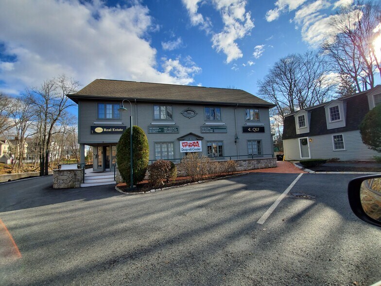 More Photos Of 4 S Main St, Ipswich Storefront Retail Office For Lease