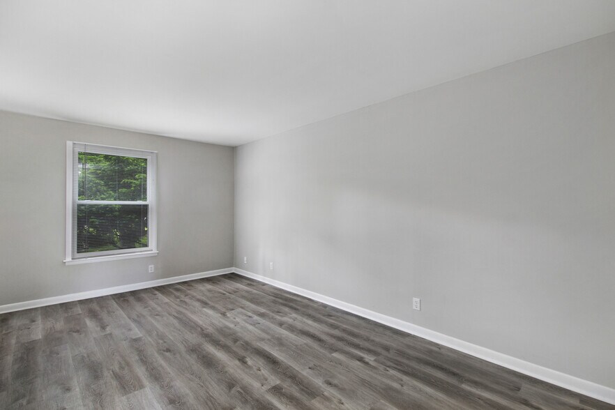 More Photos Of 1012-1032 Hickory Hill Ln, Hermitage Apartments For Sale