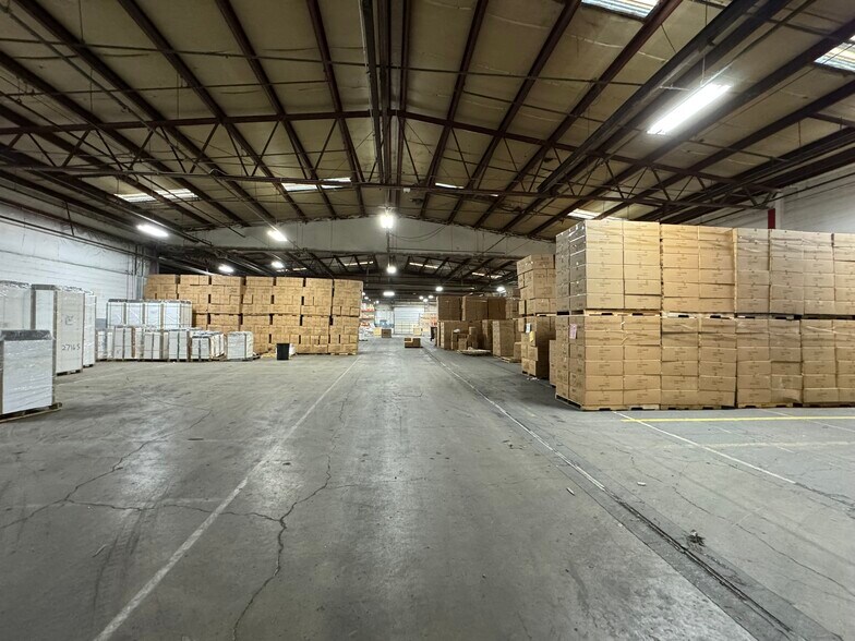 More Photos Of 57784 County Road 3, Elkhart Warehouse For Lease