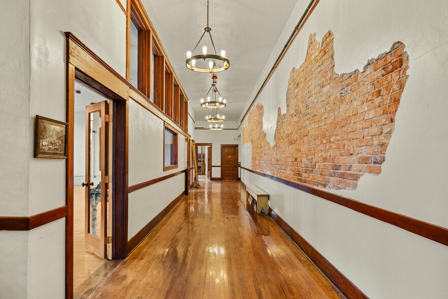 More Photos Of 508 E Main Ave, Chewelah Office For Sale