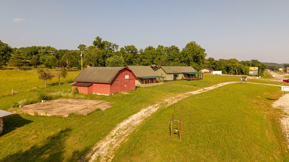 More Photos Of 2516 US-63, Hardy General Retail For Sale