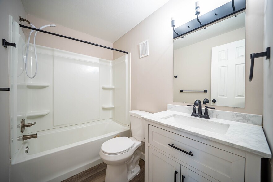 More Photos Of 5510 Beavercrest Dr, Lorain Apartments For Sale