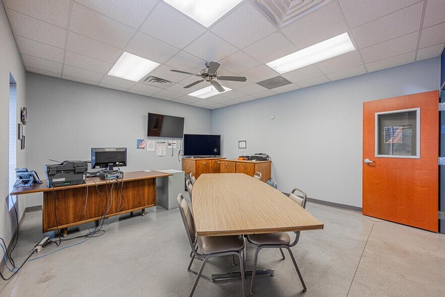 More Photos Of 650 S John Ben Shepperd Pky, Odessa Office For Sale