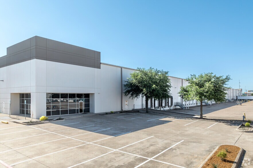 More Photos Of 4401 Samuell Blvd, Mesquite Unknown For Lease