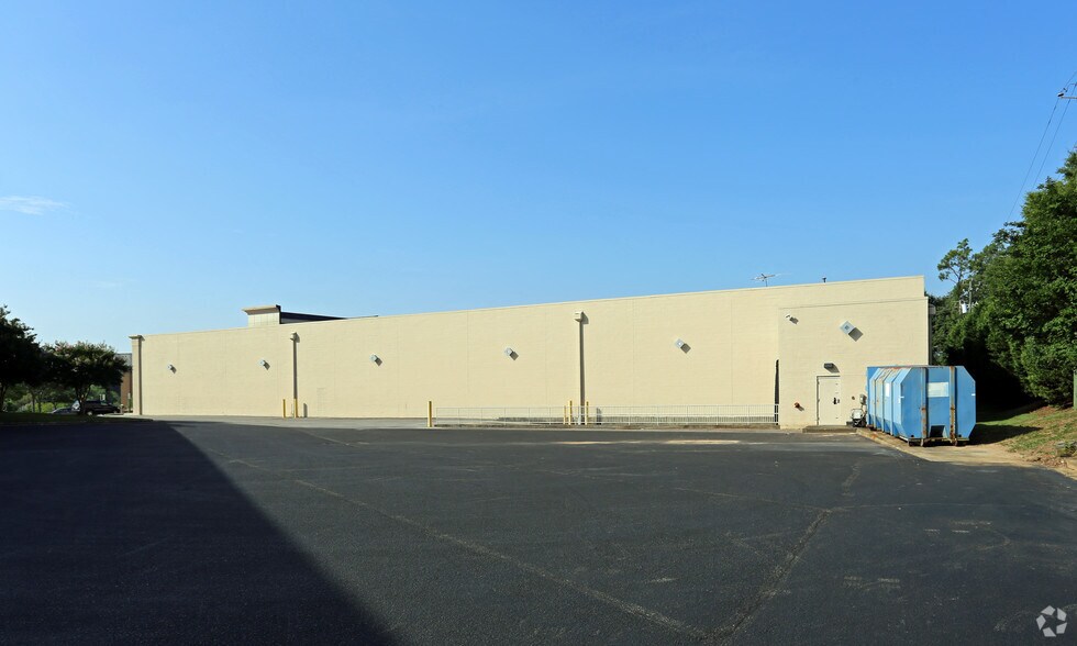 More Photos Of 1210 Airport Blvd, Pensacola Freestanding For Lease