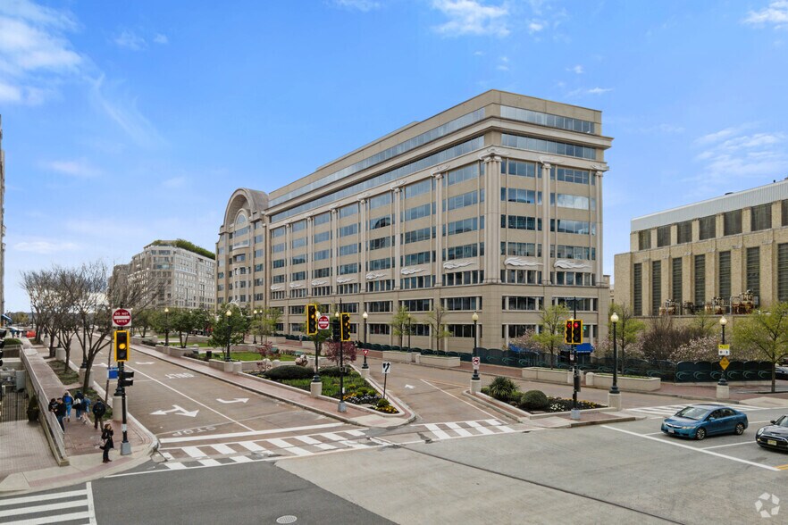 More Photos Of 1201 Maryland Ave SW, Washington Office For Lease