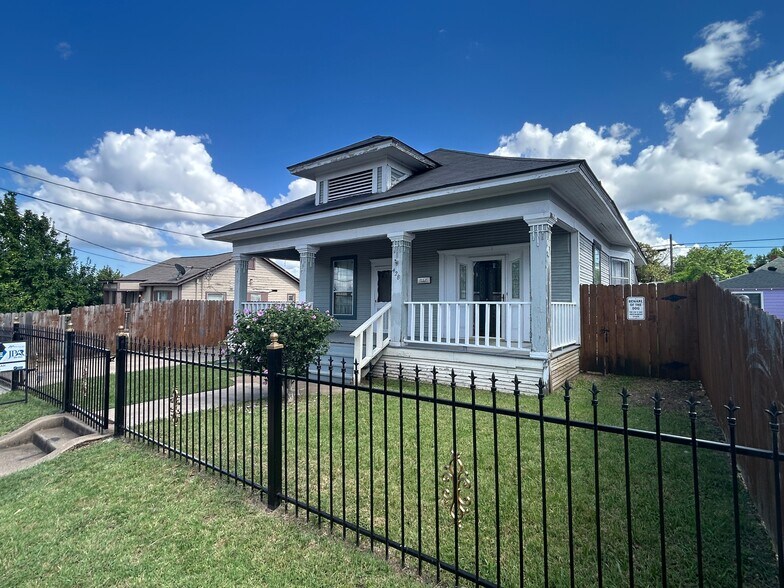 More Photos Of 428 W 7th St, Dallas Flex For Lease