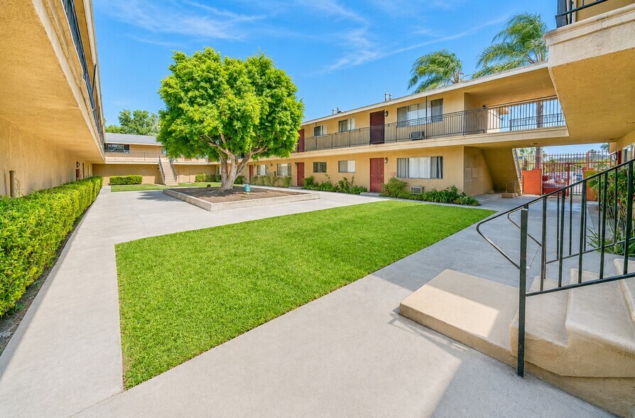 More Photos Of 383 Orchid Ln, Pomona Apartments For Sale
