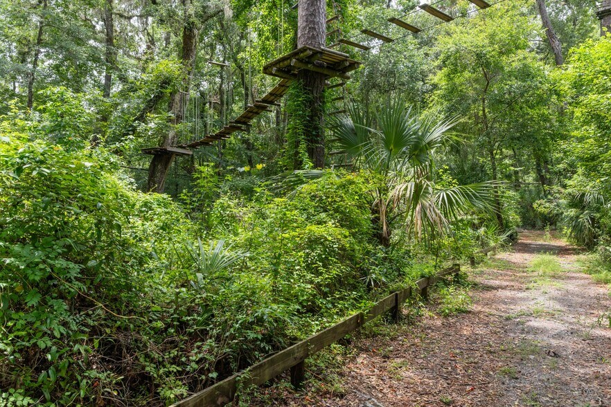 More Photos Of 6440 Cedar Ln, Brooksville Sports And Entertainment For Sale