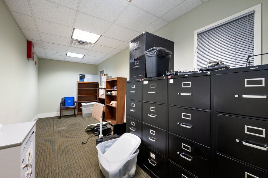 More Photos Of 580 E Main St, Norfolk Office For Lease