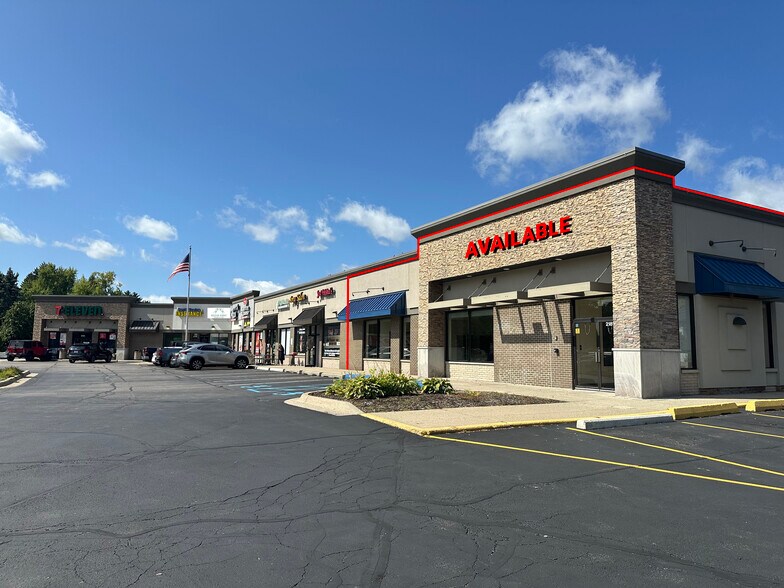 More Photos Of 2141-2181 N Pontiac Trail, Commerce Township Storefront For Lease
