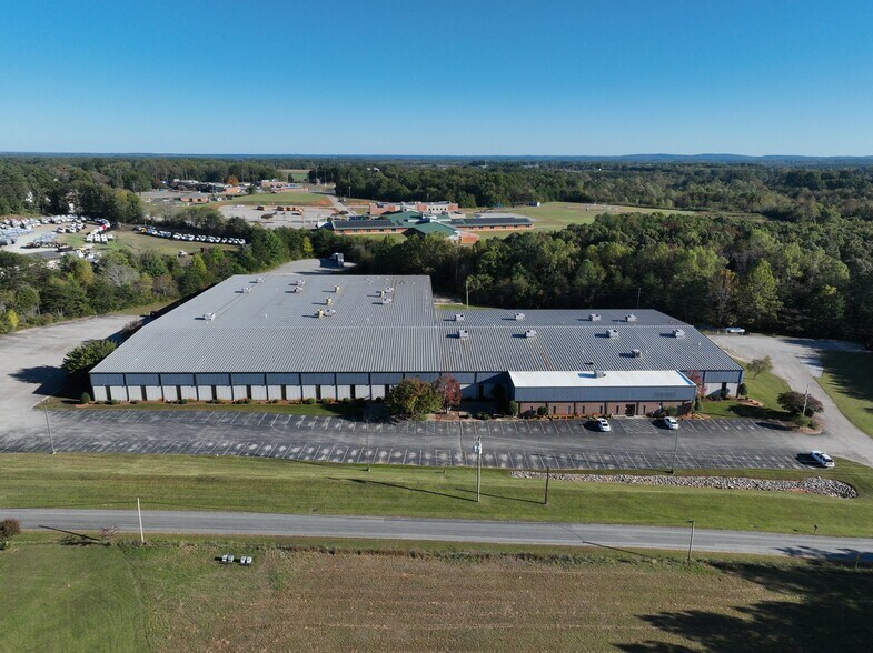 More Photos Of 281 Industrial Dr, Gretna Manufacturing For Lease