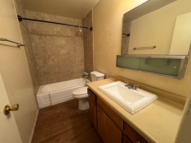 More Photos Of 8908-8936 S Nogales Hwy, Tucson Apartments For Sale