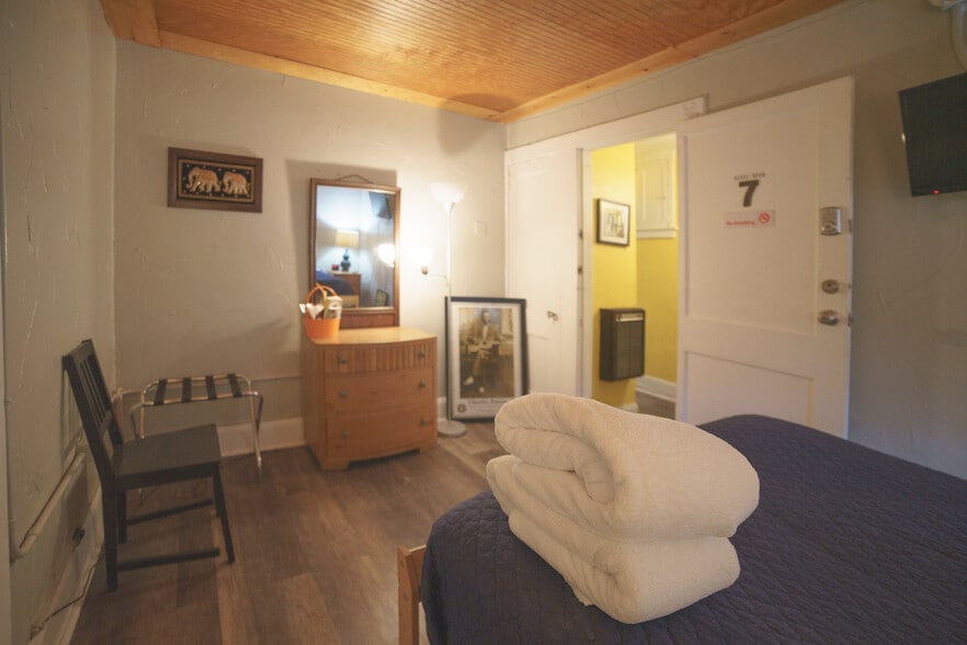 More Photos Of 3109 N Ola Ave, Tampa Hospitality For Sale