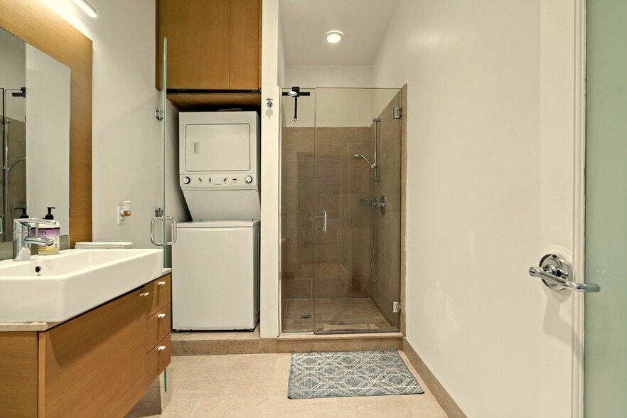 More Photos Of 631 N Larchmont Blvd, Los Angeles Office Residential For Sale
