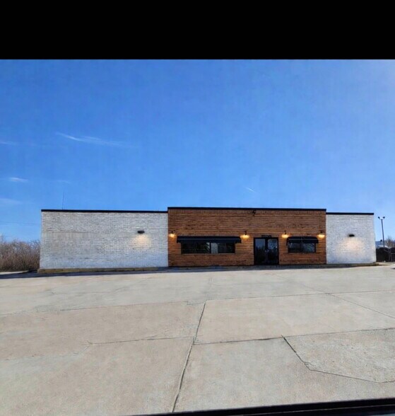 Primary Photo Of 6909 E 163rd St, Belton Convenience Store For Lease