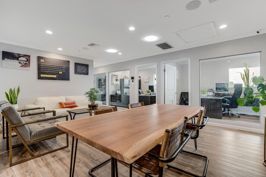 More Photos Of 910 S Glenoaks Blvd, Burbank Storefront Retail Office For Sale