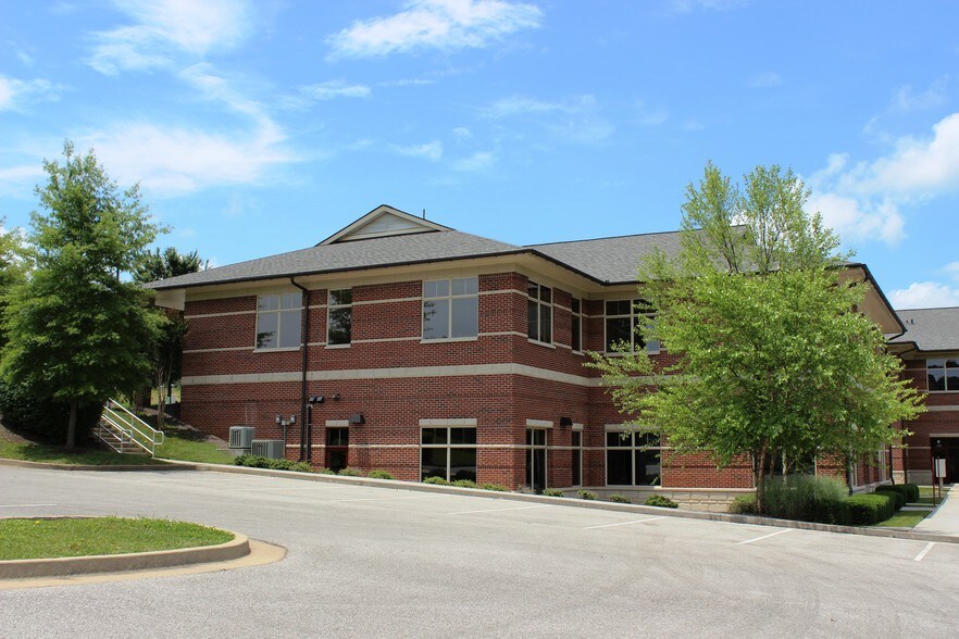Primary Photo Of 1320 Dowell Springs Blvd, Knoxville Office For Lease