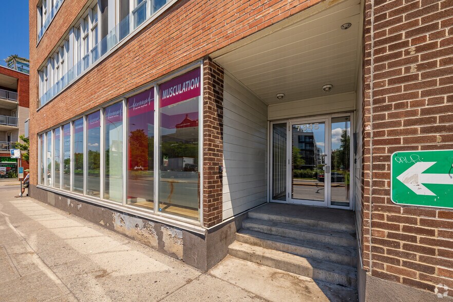 More Photos Of 7345 Boul Saint-Laurent, Montréal Storefront Retail Residential For Sale