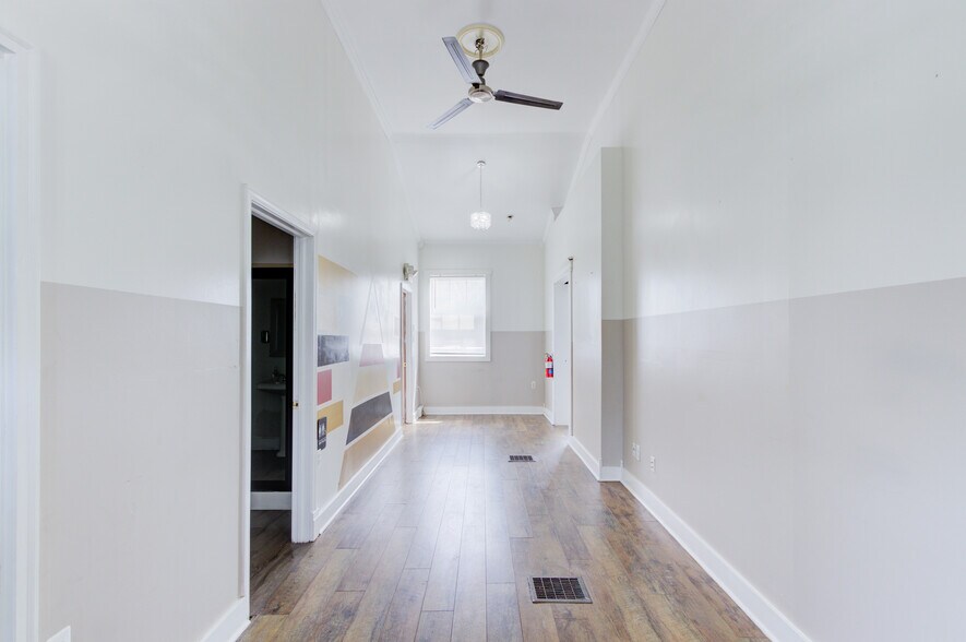 More Photos Of 2520 Rochester Rd, Royal Oak Office For Lease