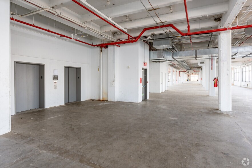 More Photos Of 14 53rd St, Brooklyn Flex For Sale