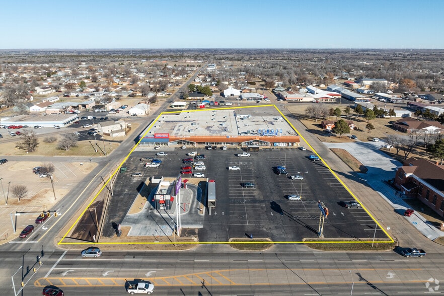 More Photos Of 2110 Oklahoma Ave, Woodward Freestanding For Sale