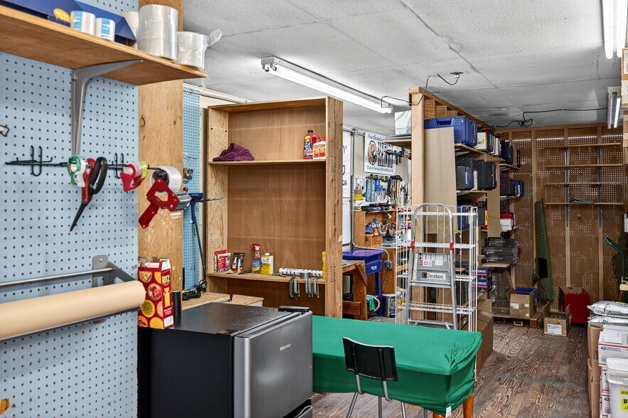 More Photos Of 23 W Main St, Canton Flex For Sale