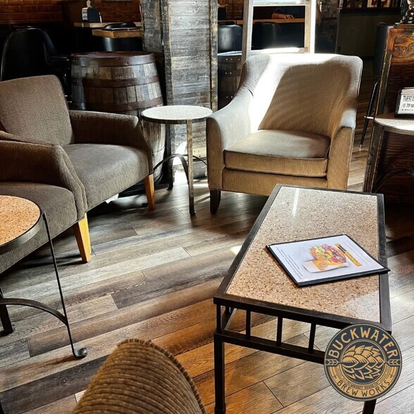 More Photos Of 213 E Main St, Carbondale Bar For Sale