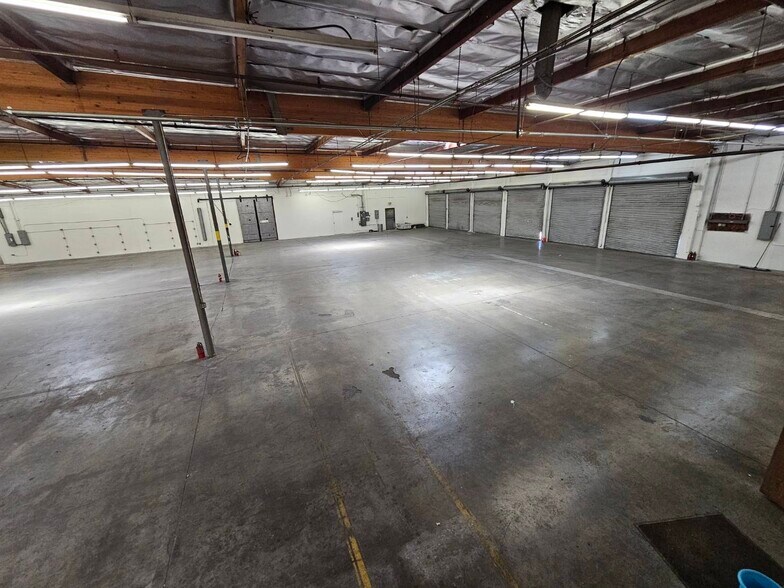 More Photos Of 13725-13731 Proctor Ave, City of Industry Warehouse For Lease