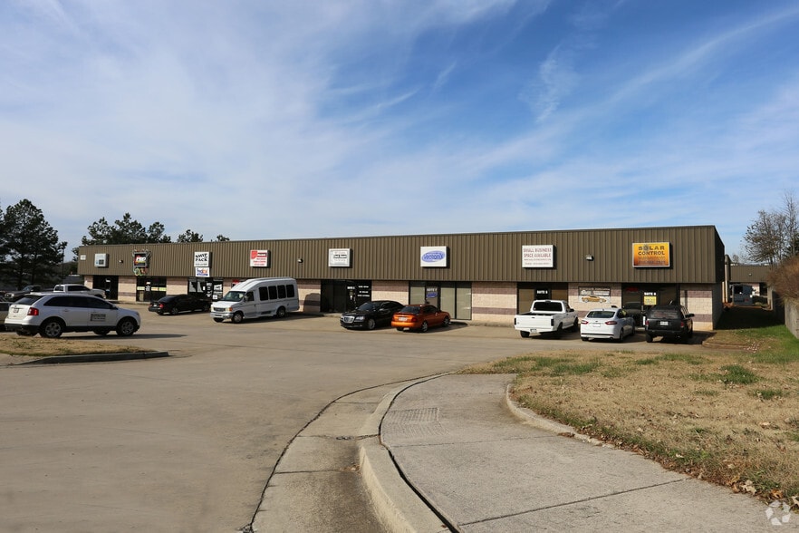 More Photos Of 105 Enterprise Dr, Cumming Unknown For Lease