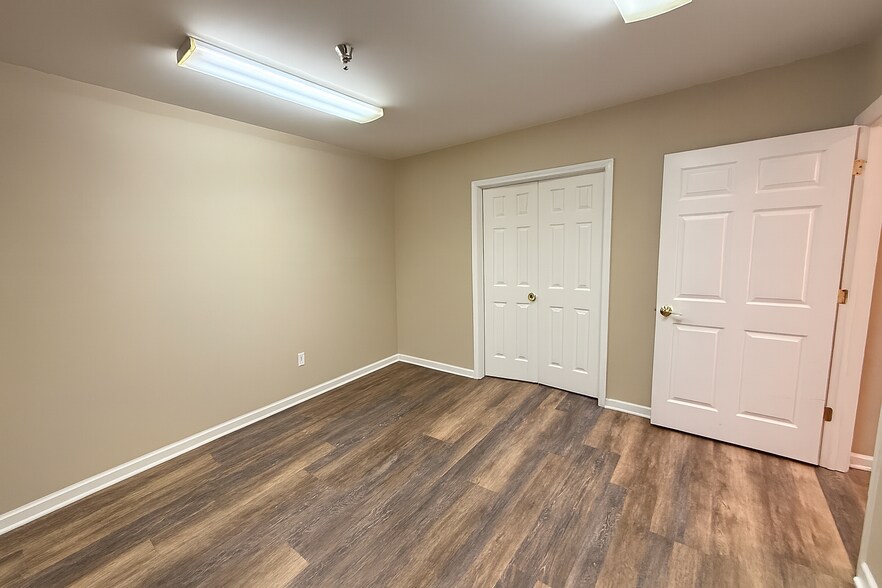 More Photos Of 9876 Main St, Woodstock Flex For Lease