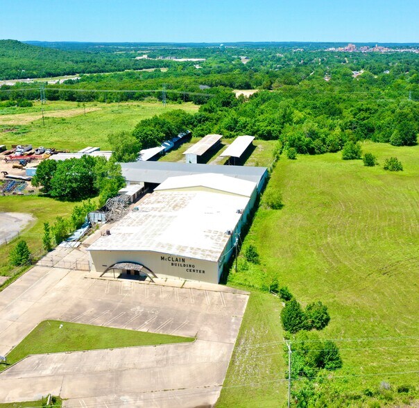 More Photos Of 1311 George Nigh expy, Mcalester Flex For Sale