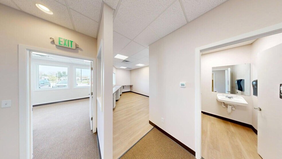 More Photos Of 125 E Shore Pky, La Porte Medical For Lease