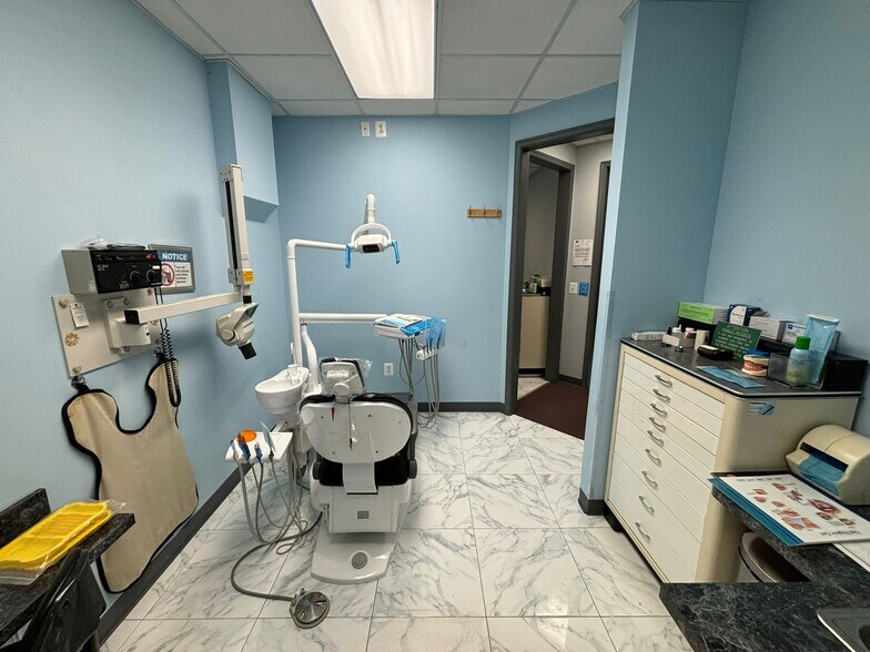 More Photos Of 1949 Devereaux Ave, Philadelphia Medical For Lease