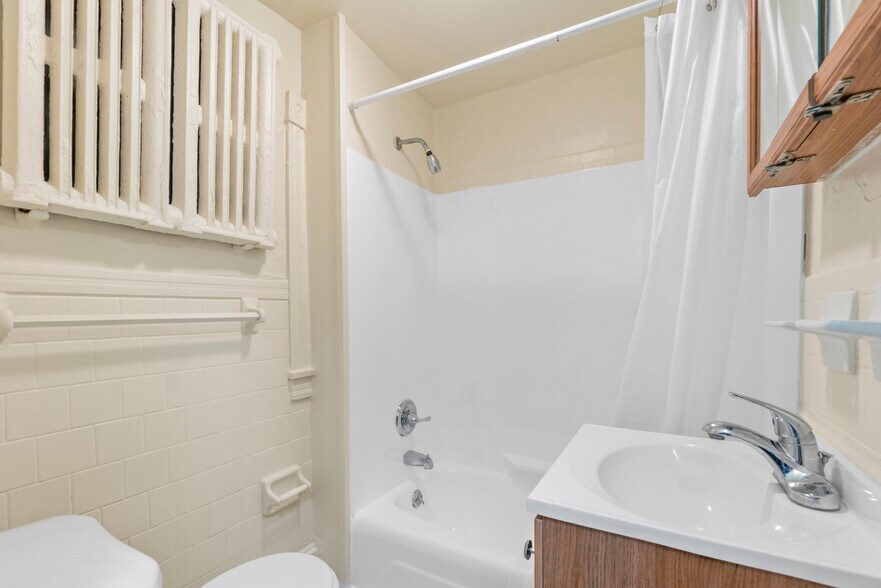 More Photos Of 3941 Lowndes Ave, Baltimore Multifamily For Sale