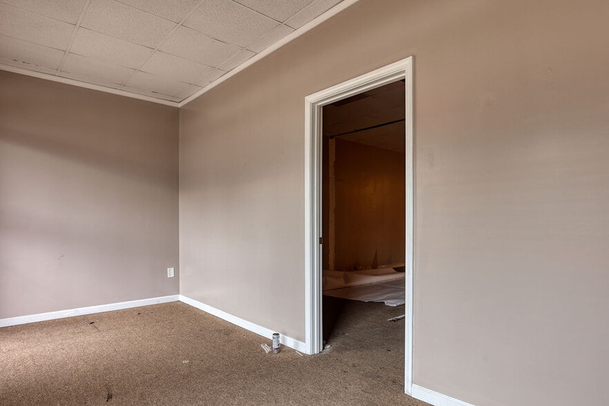 More Photos Of 10510 Abercorn St, Savannah Freestanding For Lease