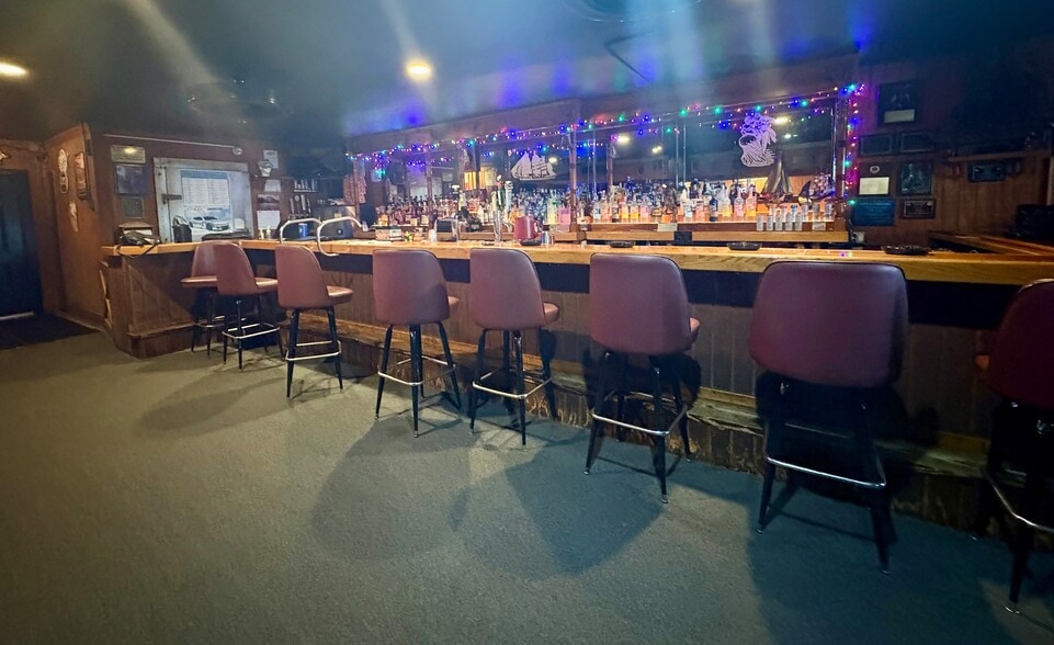 More Photos Of 160 Mayport Rd, Atlantic Beach Bar For Sale