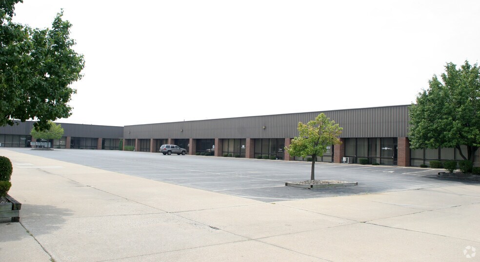 More Photos Of 18102 Chesterfield Airport Rd, Chesterfield Unknown For Lease