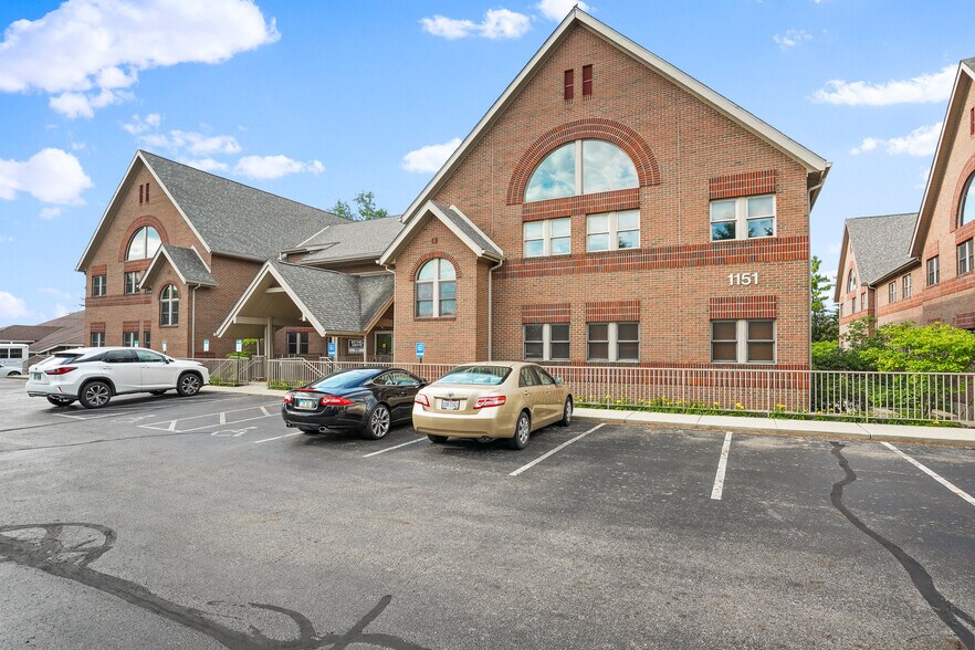 More Photos Of 1151 Bethel Rd, Columbus Medical For Lease
