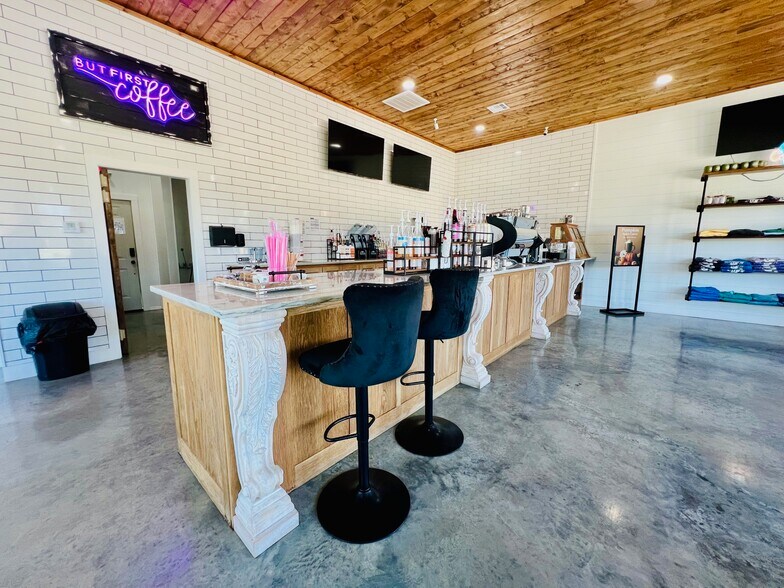 More Photos Of 211 W Highway 70, Madill Fast Food For Sale