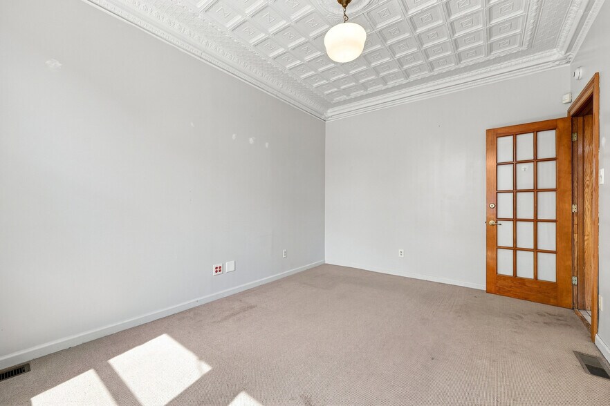 More Photos Of 44 Main St, Kingston Office For Lease