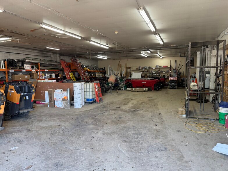 More Photos Of 805-809 E Perkins Rd, Urbana General Retail For Lease