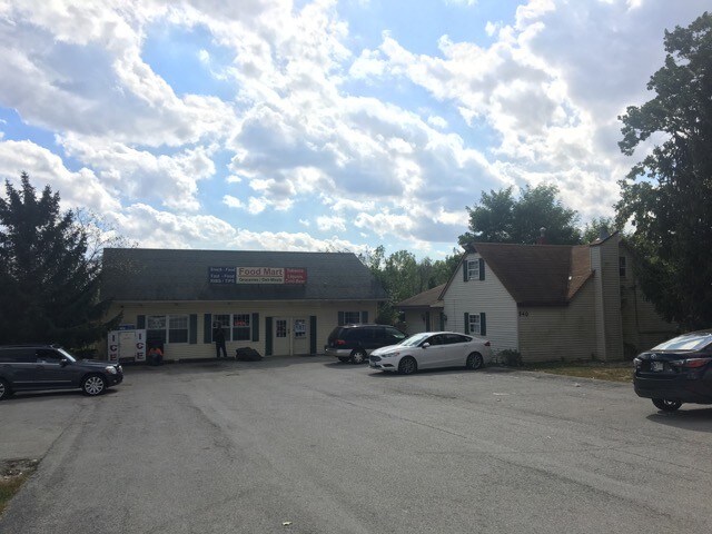 More Photos Of 541 University Pkwy, University Park Convenience Store For Sale