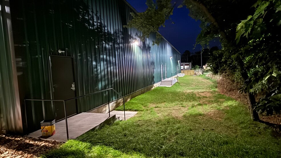 More Photos Of 1814 E Centerton Blvd, Bentonville Light Manufacturing For Lease