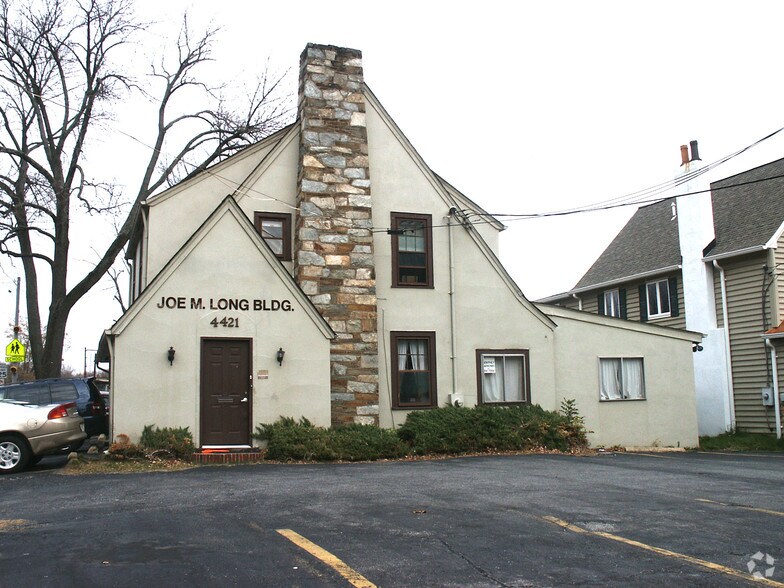 More Photos Of 4421 East West Hwy, Bethesda Office For Lease