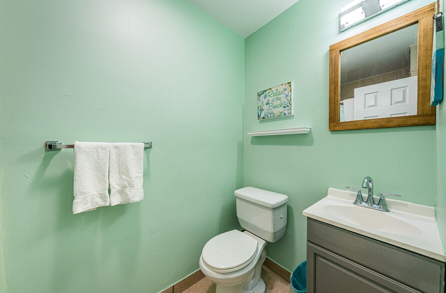 More Photos Of 12100 Gulf Blvd, Treasure Island Hotel For Sale